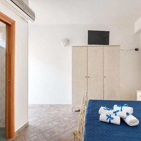 Joy Home Apartments Maruggio Room photo