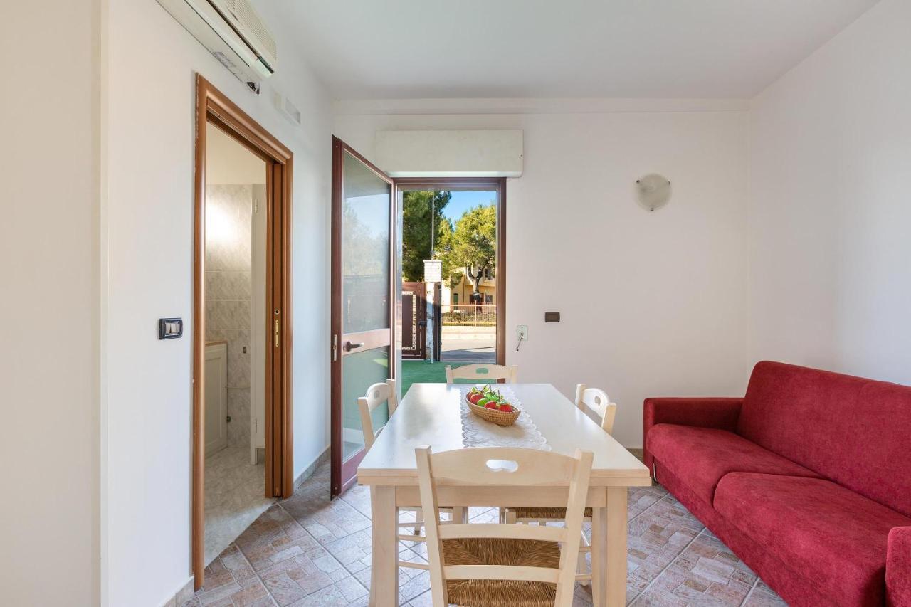 Joy Home Apartments Maruggio Exterior photo